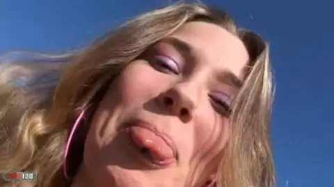 Calia B posando  en la playa  photo 02