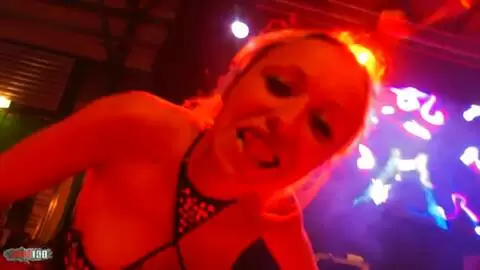 Show de Krystal au salon de Cavaillon 2009 part 2 photo 01