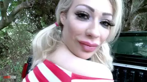 La estrella porno Chessie Kay quería hacer exhibicionismo. photo 06