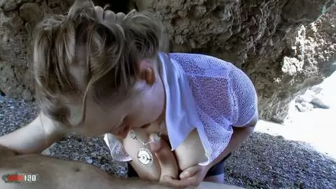 Abuela cachonda en la playa: Anal, mamada, corrida.
 photo 03