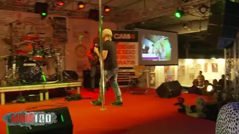 La cámara sube al escenario con la PornoBand en el festival erótico de Alicante 2016 photo 01