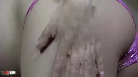 Joven embarazada Gina Nil haciendo un striptease y jugando con un consolador photo 04