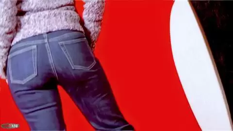 Sesión de fotos con la joven amateur francesa Jemi Sommer en jeans photo 01