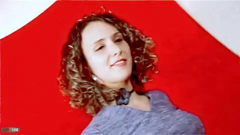 Sesión de fotos con la joven amateur francesa Jemi Sommer en jeans photo 02