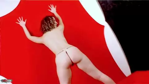 Sesión de fotos con la joven amateur francesa Jemi Sommer en jeans photo 09