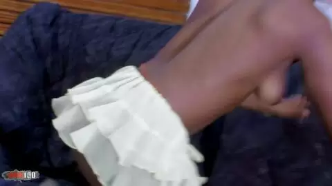 Juliana Val desnudandose en el sofá  photo 04