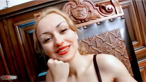 Krystal posando   photo 02