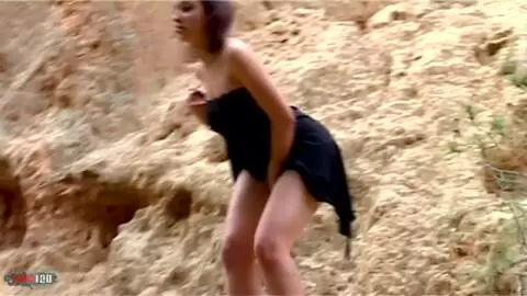 Krystal desnudandose  en el bosque  photo 04