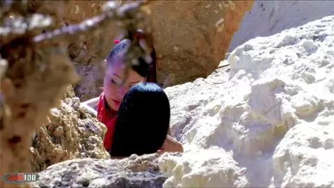 Trío salvaje en una playa pública con Lara Tinelli y Jordanne Kali photo 01