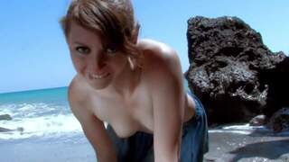 Leane fontaine posando  en las