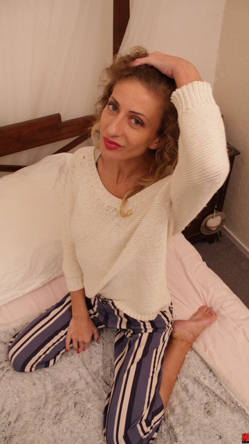 Mally Cherry videos & photos