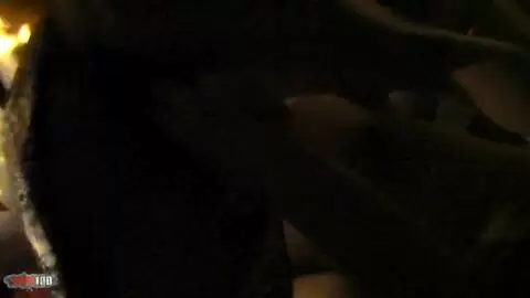 Una fiesta en una discoteca que degenera photo 09