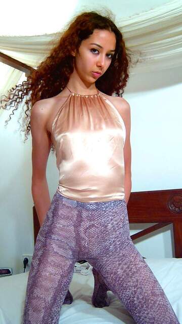 Safia Foto Sexy Gratis #030