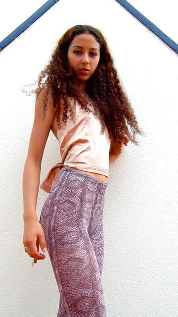 Safia Foto Sexy Gratis #034