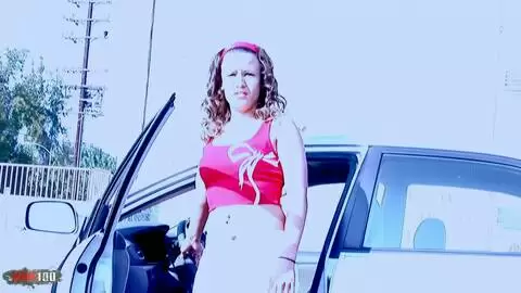 Holly Mae Holmes se traga el monstruo de Shorty Mac hasta que le inundan la cara photo 01