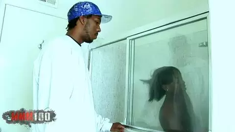 Milf Ebony Gross follada con fuerza por su chico bien montado en la ducha photo 07