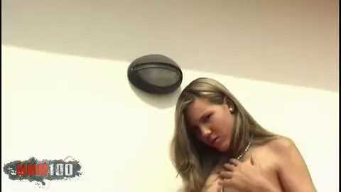 La caliente jovencita  española Yaiza del Mar te muestra su joven coño photo 11