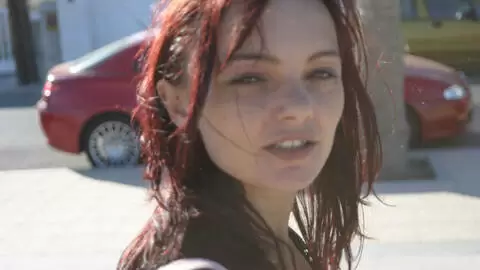 Alicya posando  