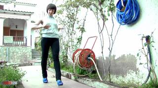 Follando en el garaje con la d