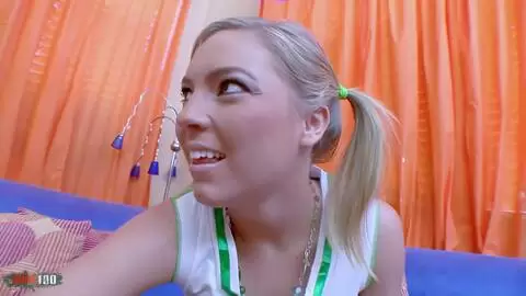 Animadora follada por el entrenador photo 02