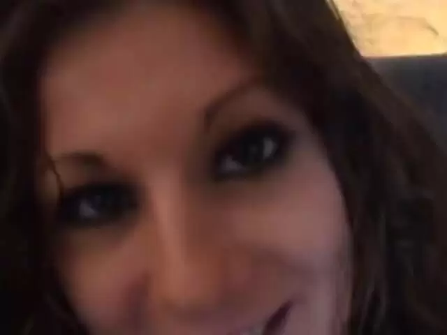 Alys quiere mojarse antes de que comience el rodaje photo 4