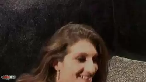 Alys Rebel posando  en el garage  photo 16