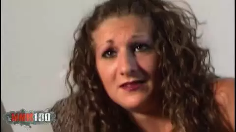 Profundo sexo anal sobre el sofá con la bella joven marsellesa Alys Rebel photo 01