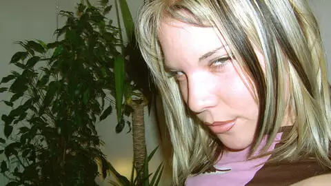 Anastasia Mayo haciendo un strip en el sofá  photo 4