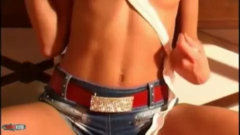 Andy Brown haciendo un strip   photo 04