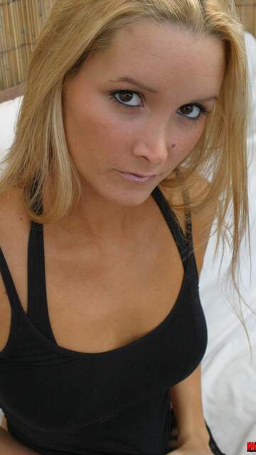 Aneke Duran Foto Sexy Gratis #007