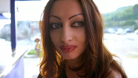 Angelina posando   photo 2