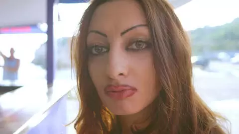 Angelina posando   photo 4