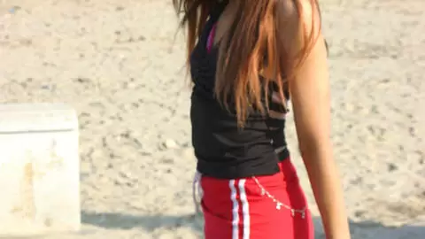 Angelina haciendo un strip  photo 3