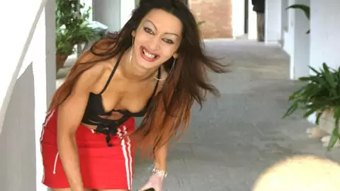 Angelina posando   photo 11