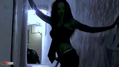 Angelina posando  photo 08