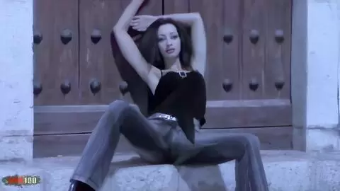 Angelina posando  photo 09