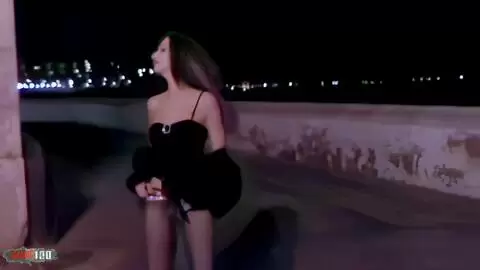 Angelina posando 