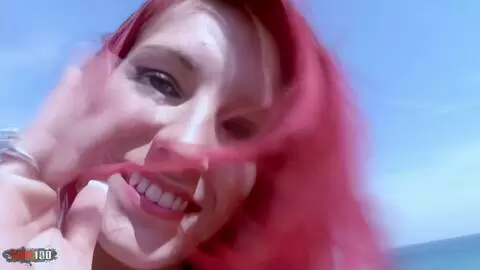 Angie Kiss posando   photo 16