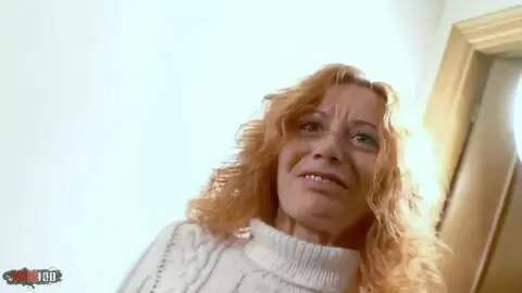 Ann Lorca haciendo un strip en las escaleras  photo 13