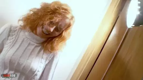 Ann Lorca haciendo un strip en las escaleras  photo 15