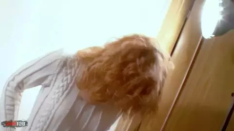 Ann Lorca haciendo un strip en las escaleras  photo 16