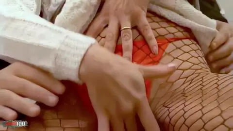 Ann Lorca desnudandose en las escaleras  photo 10