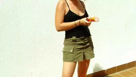 Anna enseñando su cuerpo  photo 2