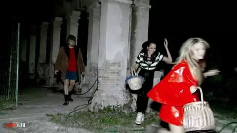 Trío anal de Halloween al aire libre con Aris Dark y Francys Belle photo 01