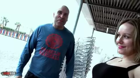 Tourista de escocia viene especialmente en España para follar   photo 01