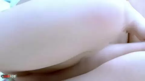 Ashley Rider posando  en la piscina photo 14