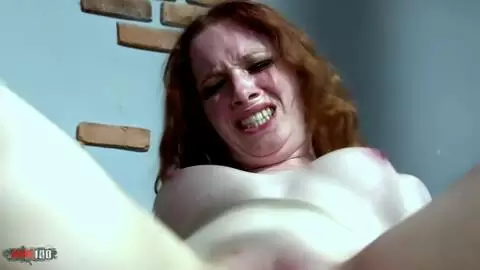 La pelirroja Aurora Viper obtiene su culo perforado por Ian Scott photo 10