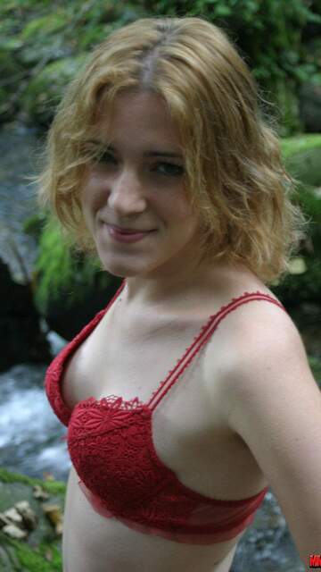 Axelle Laroche Foto Sexy Gratis #035