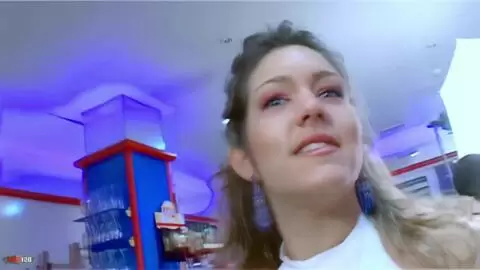 Se excita sobre las nalgas de la bella Axelle photo 15