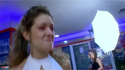 Se excita sobre las nalgas de la bella Axelle photo 16